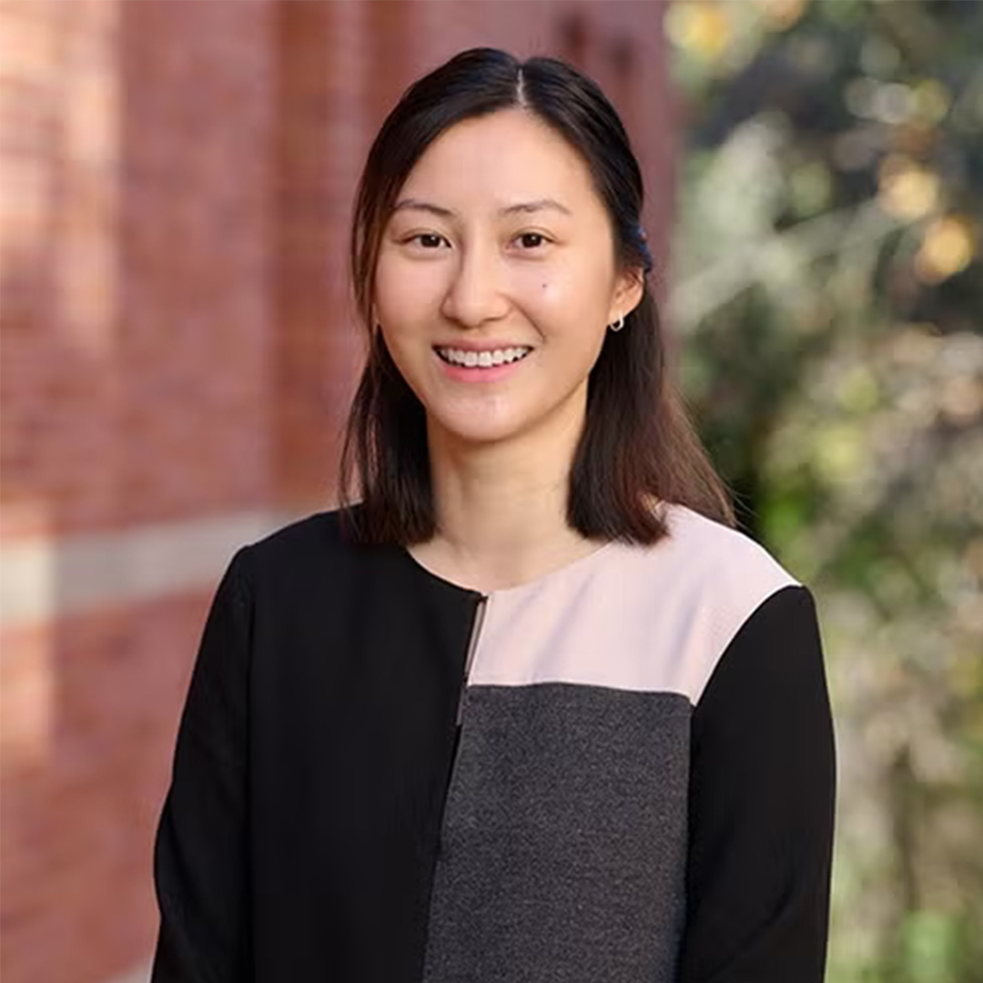 Portrait photo of Elizabeth Jiang